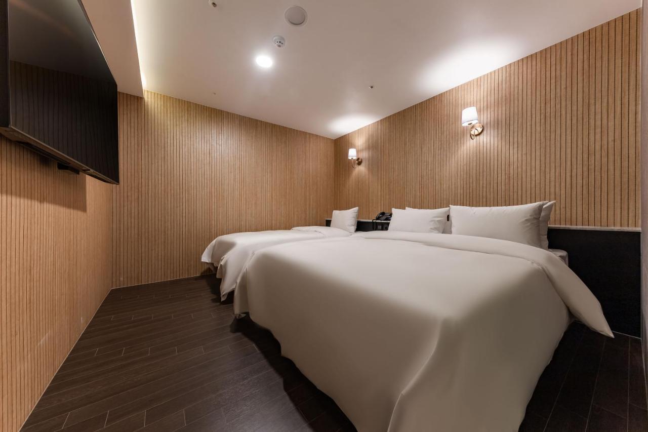 Brown Dot Hotel Seosan Екстер'єр фото