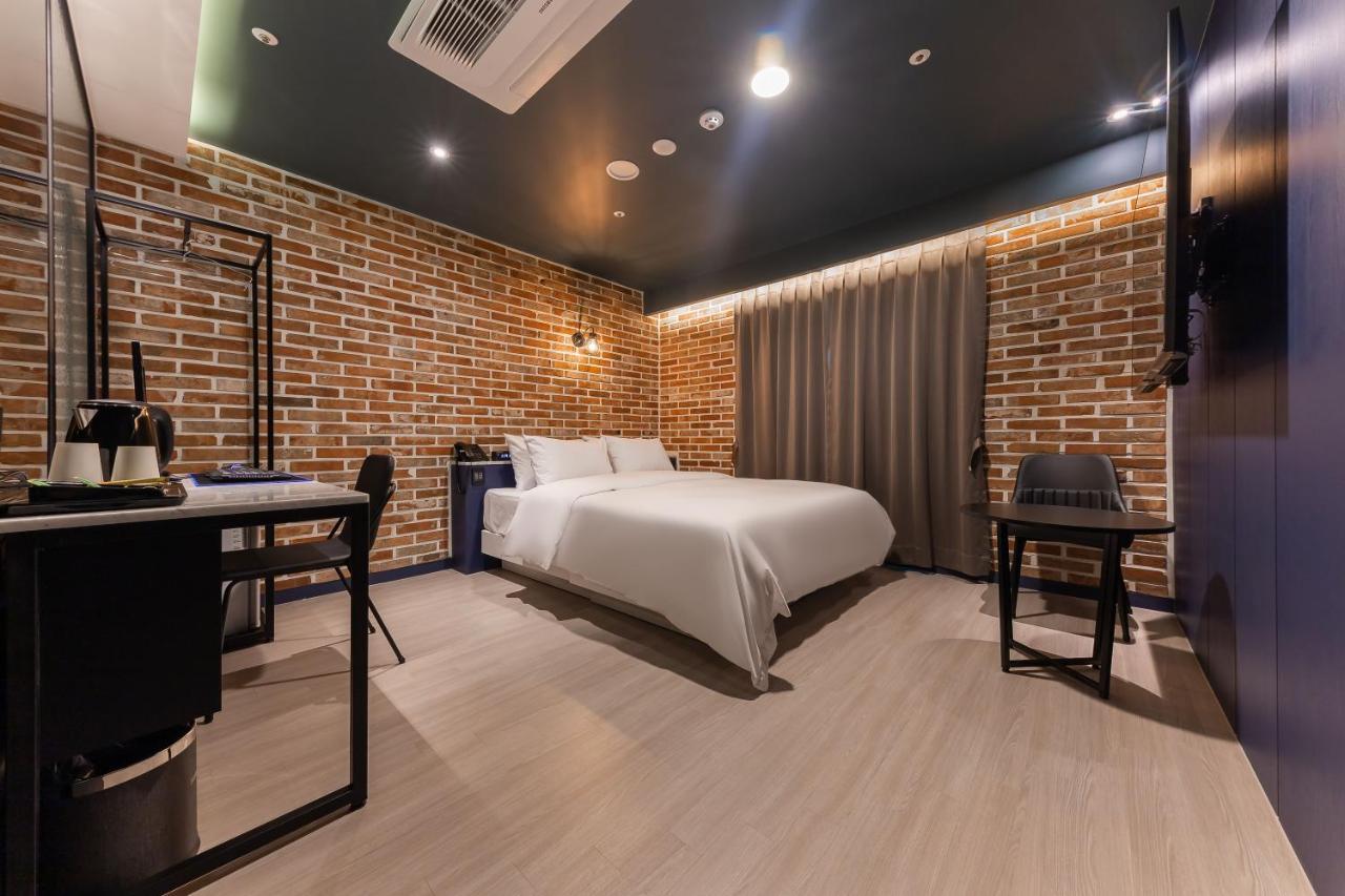 Brown Dot Hotel Seosan Екстер'єр фото