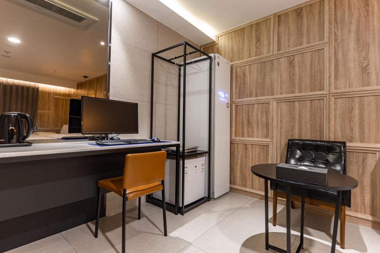 Brown Dot Hotel Seosan Екстер'єр фото